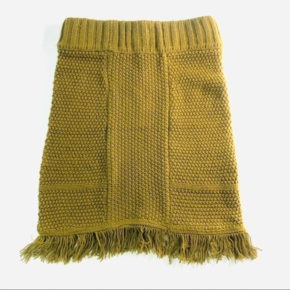 Moon River Knit Fringe Skirt With Grommets - Picture 8 of 15